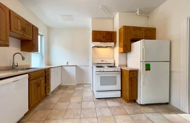 Fairbanks St Brighton 3bed / 1bath $2800 NO FEE photos photos