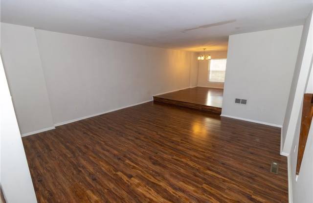1619 Shenandoah Court Gallery 3