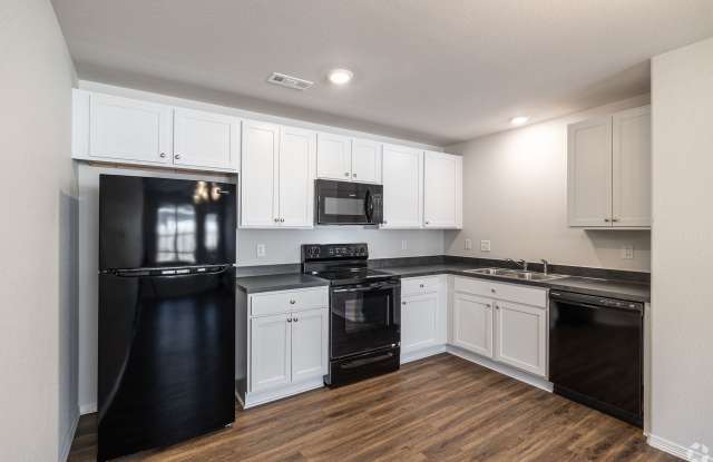 Woodward Park For Lease | 2 • 3 • 4 Bed • 2 Bath • Attached Garage Gallery 4