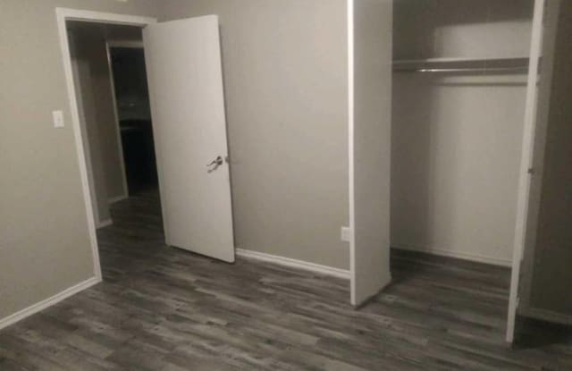 5000 S HAMPTON RD - 5000 South Hampton Road, Dallas, TX 75232