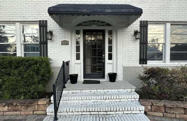 1641 LARUE Avenue unit: 2 photos photos