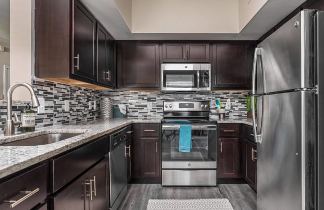 Oxmoor Apartment Homes Gallery 4