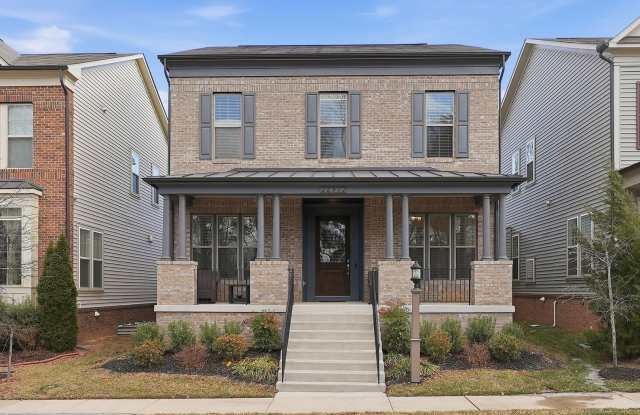 Don’t miss the opportunity to make this Brambleton home your next place to live. photos photos