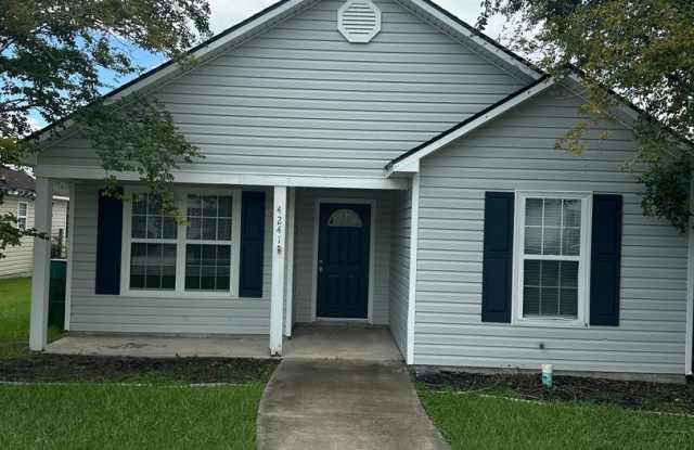 4241 Wilshire Dr photos photos