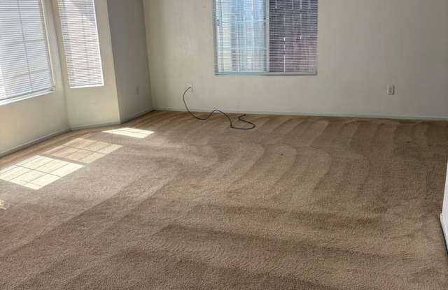 Spacious 3 bedroom Home with Bright, Open Living Space Gallery 3