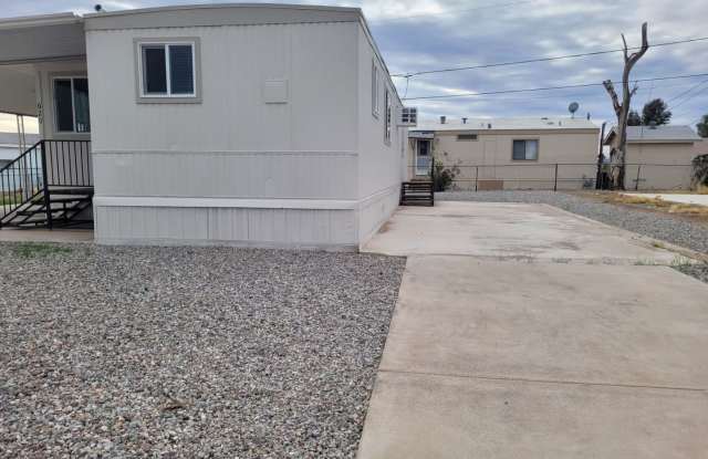 Charming 2-Bedroom, 2-Bathroom Mobile Home with Modern Amenities and Stylish Comfort in a Peaceful Community Gallery 4