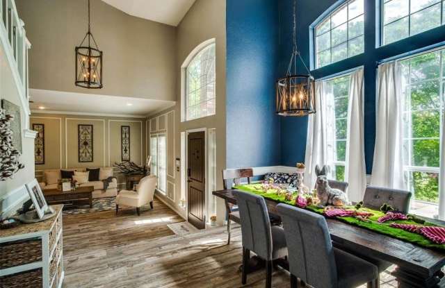 2707 Hillside Drive Gallery 4