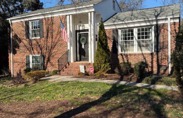 4 Bedroom Home in Madison Park photos photos