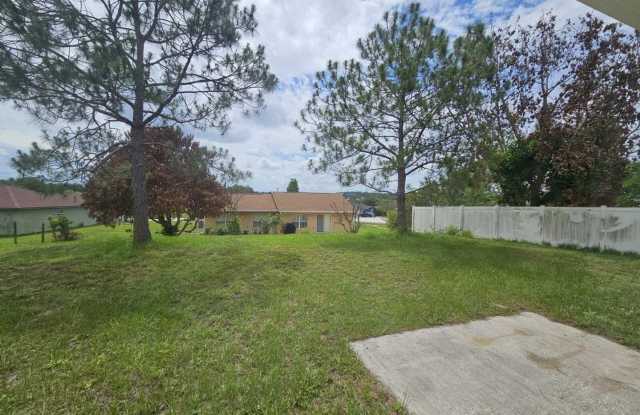 Bright & Spacious 3-Bedroom Home in the Heart of Clermont! Gallery 4