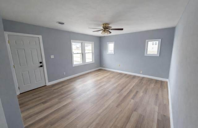 2 bed, 1 bath in quiet East Alton neighborhood! Gallery 3