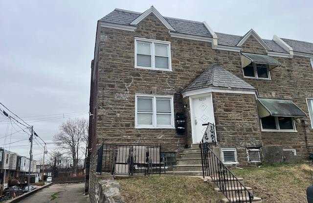 5221 N 8TH Street unit: Ground Unit photos photos