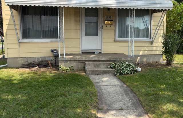 3 bedroom, 2 bathroom bungalow with basement and 2 car garage on oversized lot photos photos