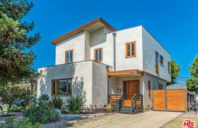 4236 Moore St photos photos