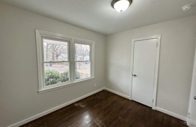 5820 Court Q Gallery 2