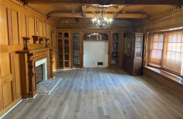 6803 Firmament Avenue Gallery 4