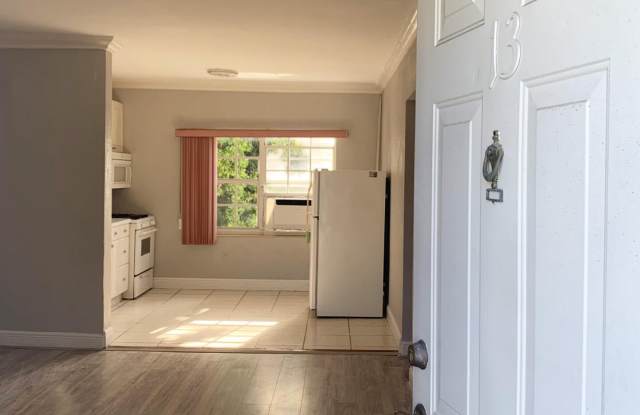 555 SW 16th Avenue photos photos