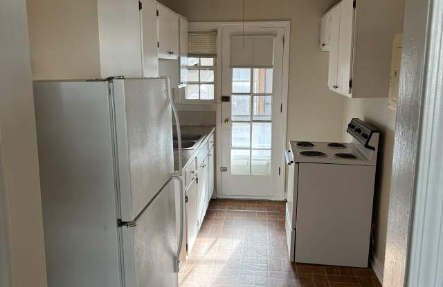 110 Jackson Ave - 110 Jackson Avenue, Schenectady, NY 12304