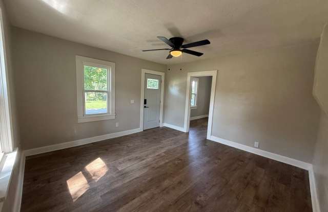 Freshly Renovated Home for Rent in Stockton, MO! Gallery 4