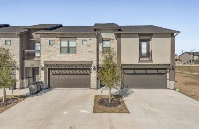 New Construction 4/4.5 Townhomes with Fenced Backyards! photos photos