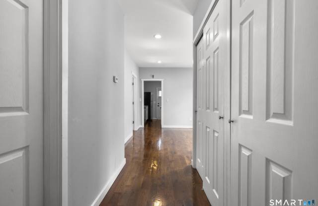 62 Saint Michaels Avenue Gallery 2