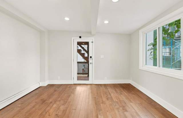 91 Marginal Gallery 4