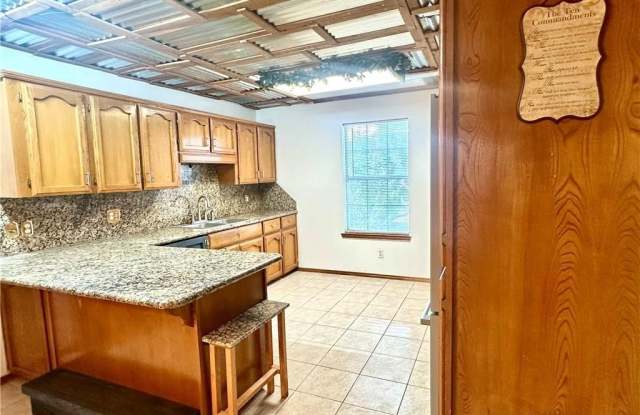 1016 Fairway Drive Gallery 3