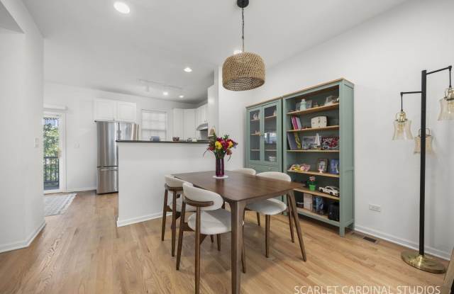 1419 S Fairfield Avenue Gallery 4