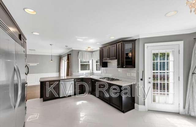 3112 English Sparrow Lane Gallery 3