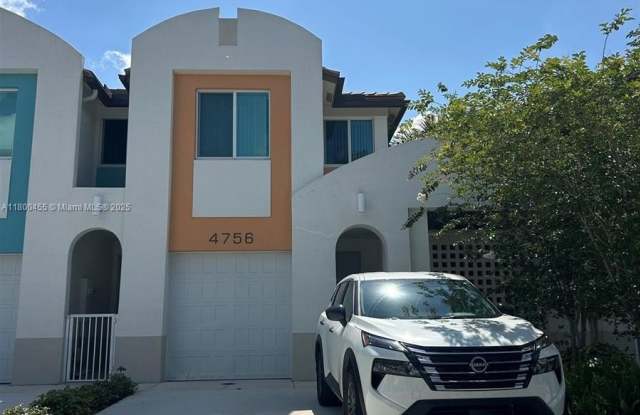 4756 SW 63rd Ter photos photos