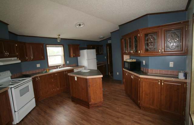 3 br 2 bath manufactured centrally located photos photos