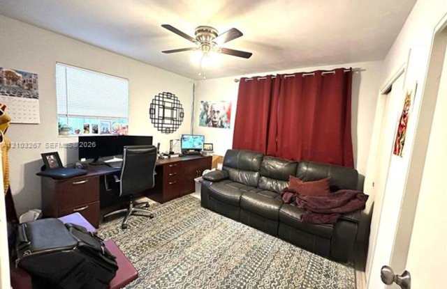 2751 SW 4th Ct # 2751, Fort Lauderdale, FL 33312 Gallery 1