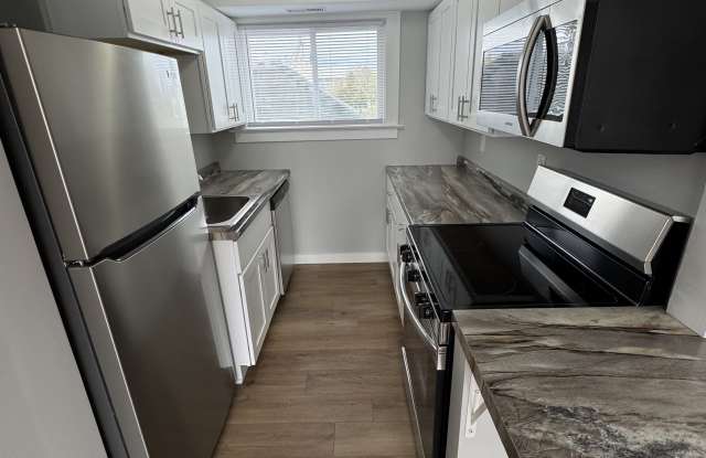 15 1/2 Elm Street - 2 photos photos
