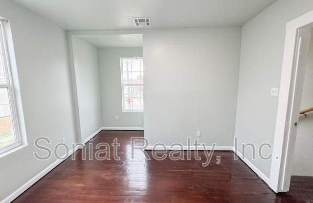 3433 LaSalle St. Gallery 3