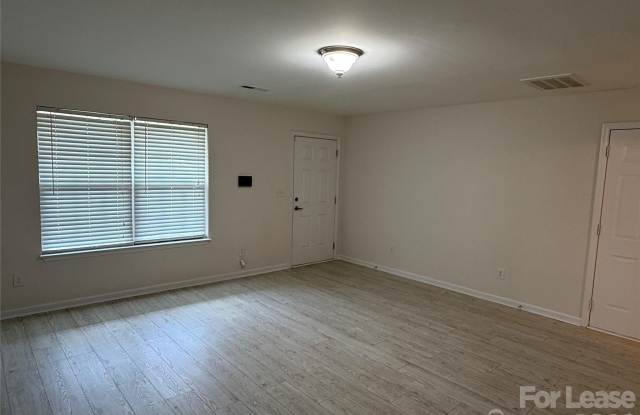 4820 Lynn Lee Circle Gallery 2