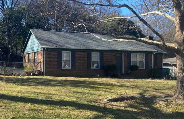 Charming 4-Bedroom Brick Ranch with Fenced Yard! - 9408 Windsong Drive, Charlotte, NC 28273