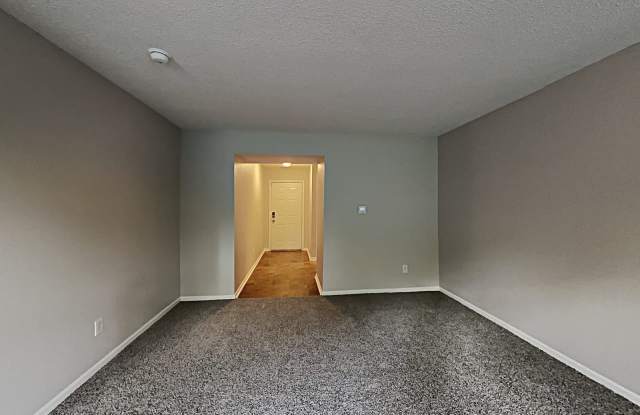 453 Woodstream Drive Gallery 3