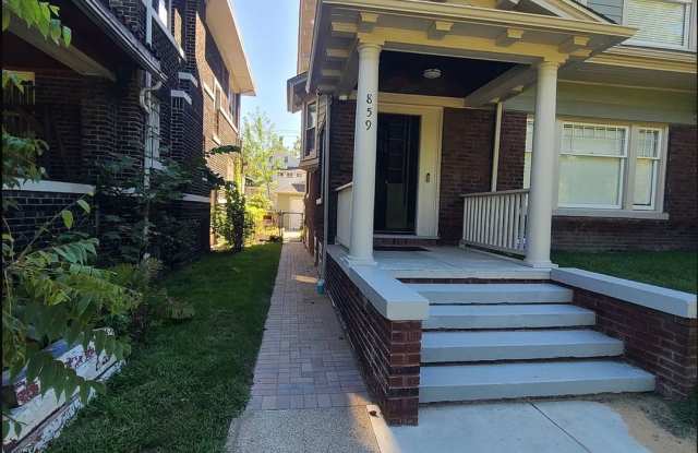 Spacious 5BR House in Cleveland via The Cultural Gardens - 859 East Boulevard, Cleveland, OH 44108