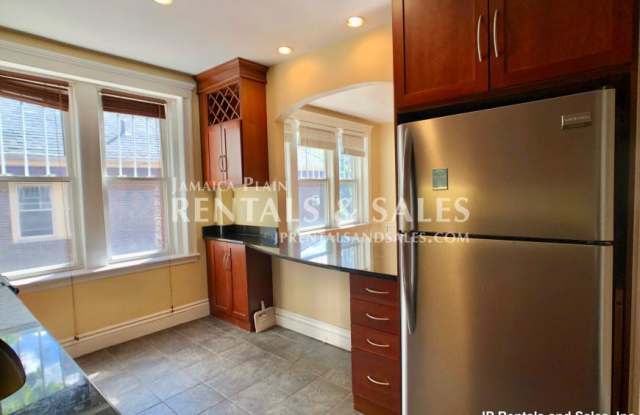 226 Jamaicaway - 226 Jamaicaway, Boston, MA 02130