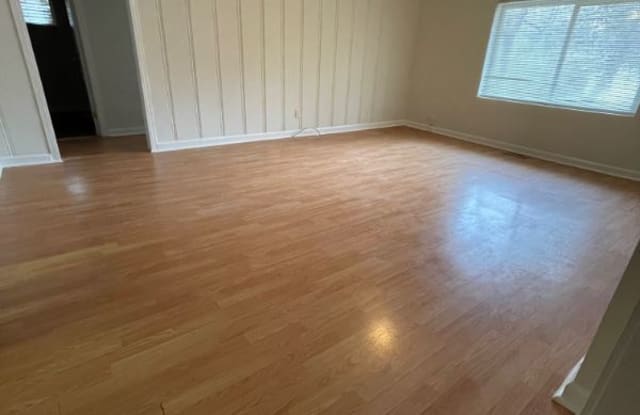 7800 Churchill drive - 7800 Churchill Avenue, Leeds, AL 35094