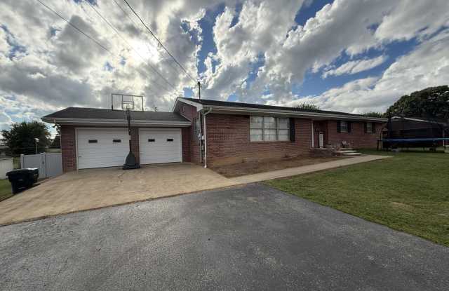 308 Sunset Boulevard - 308 Sunset Boulevard, Greeneville, TN 37743