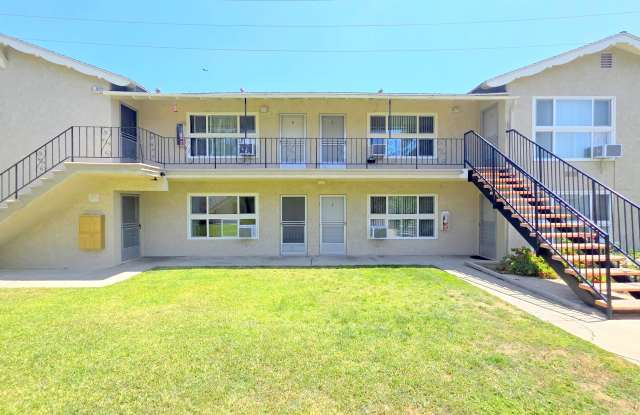 2334 East Santa Fe Avenue - 4 photos photos