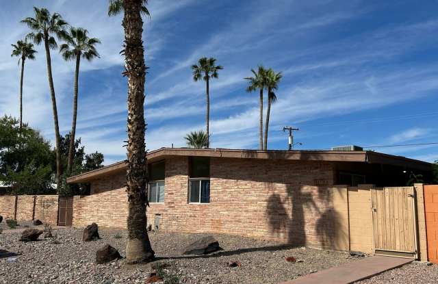 Old Town Scottsdale, well located 2 bedroom 1 bath photos photos