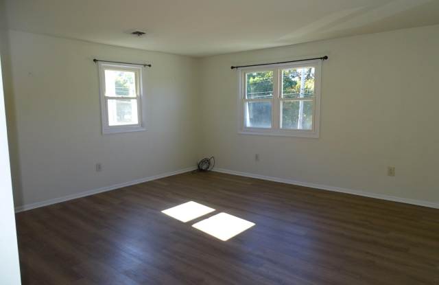 111 HUNTER Way Gallery 2