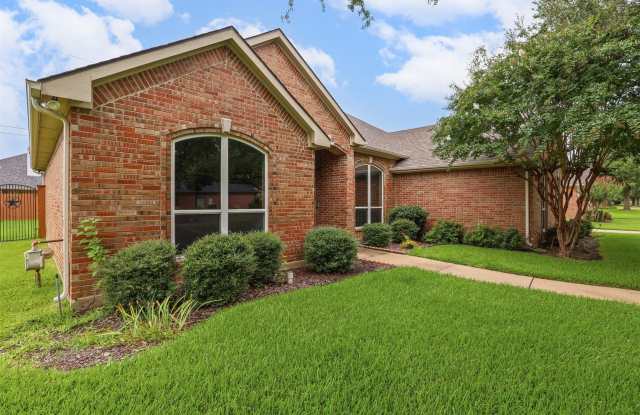 1612 Twin Oaks Drive Gallery 4