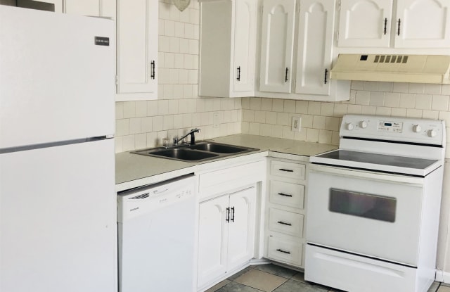 9208 East 54th Street - 9208 East 54th Street, Raytown, MO 64133