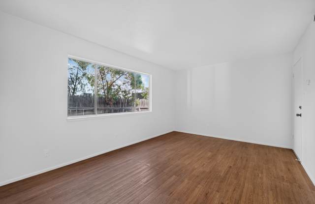 736 Mountain View Avenue - 1 Gallery 2