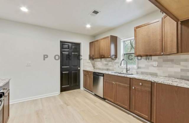 20 Pennington Ave. SW Gallery 4