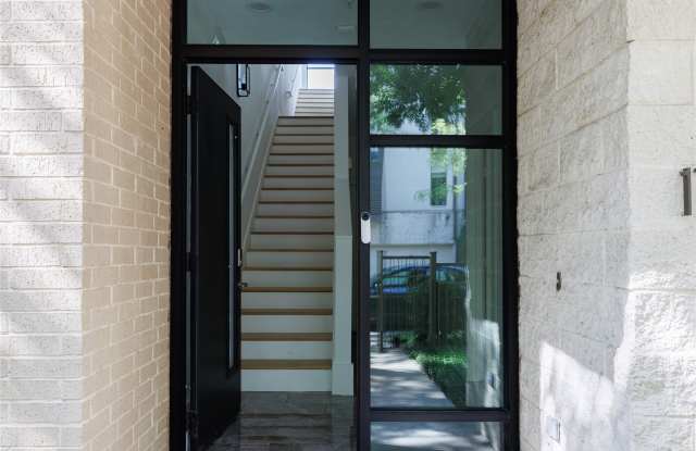 4111 Newton Avenue Gallery 3