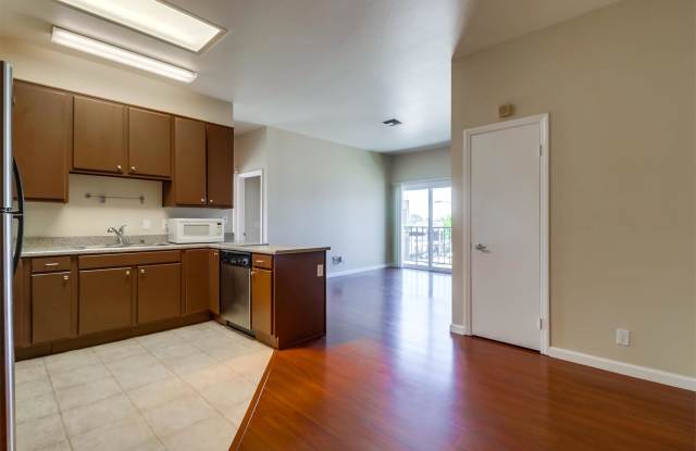 246 West Washington Street - Unit A Gallery 3