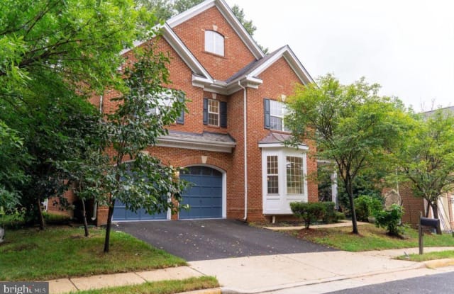 7891 PEARL FOG WAY - 7891 Pearl Fog Way, Dunn Loring, VA 22027